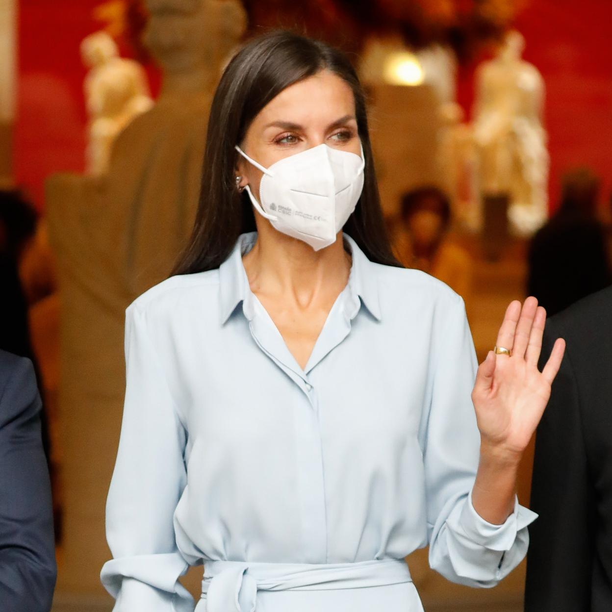 Pincha en la imagen para descubrir los mejores looks de la Reina Letizia durante sus 7 años de reinado.