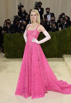 Imagen secundaria 2 - De Jennifer Lopez a Gigi Hadid: Los mejores (y peores) looks y vestidos de la MET Gala 2021