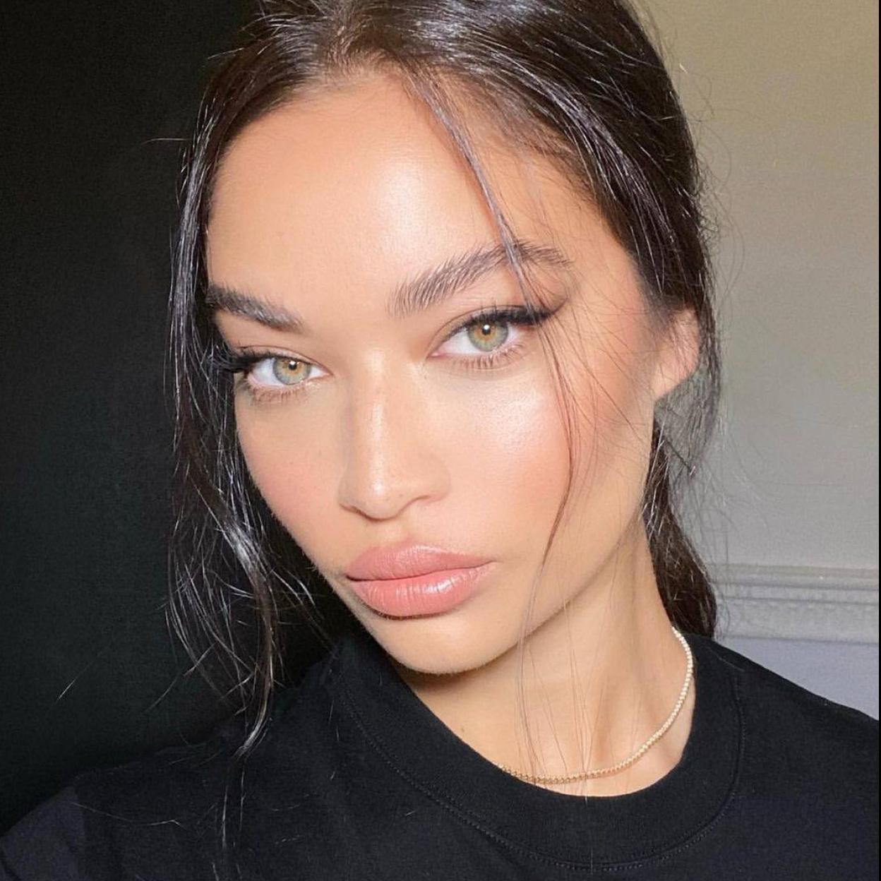 Pincha en la imagen para ver Los mejores sérums con ácido hialurónico por menos de 10 euros que serán tu imprescindible para una piel joven y perfecta