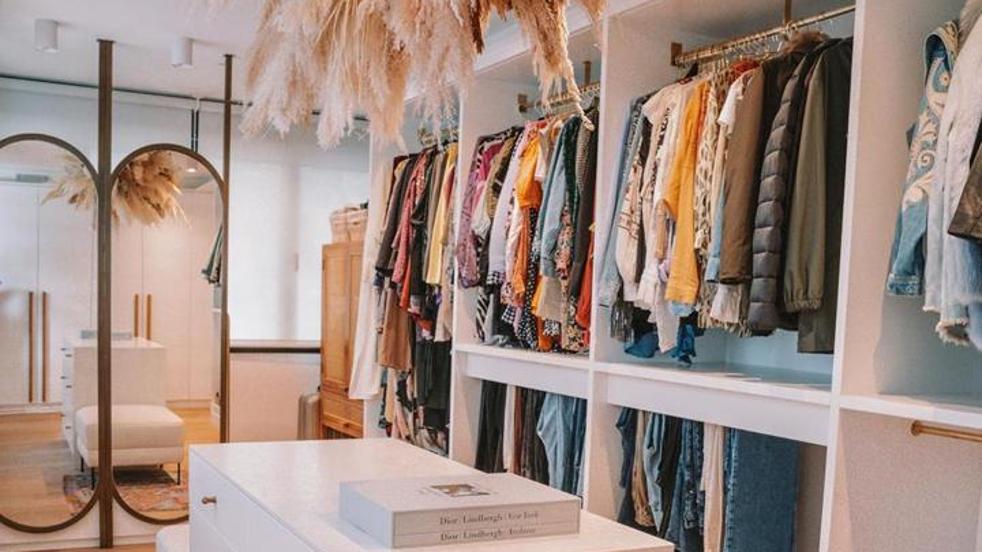 Foto del vestidor de María Pombo