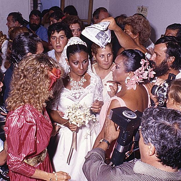 La boda de Lolita con Guillermo Furiase fue un completo descontrol.