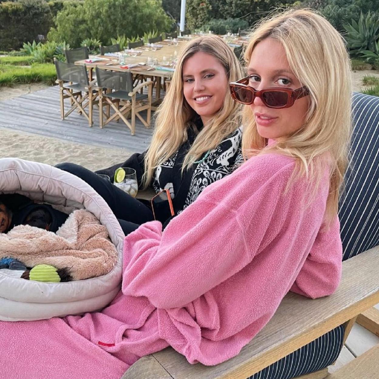 Pincha en la imagen para descubrir cuáles son las cremas y cosméticos más utilizados por las royals: de la Reina Letizia a Meghan Markle.