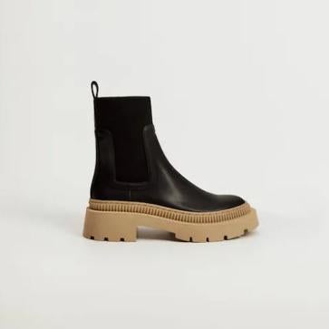 Imagen secundaria 1 - Botas con suela de color, la tendencia en zapatos cómodos que va a arrasar y que ya está en Mango y en Stradivarius