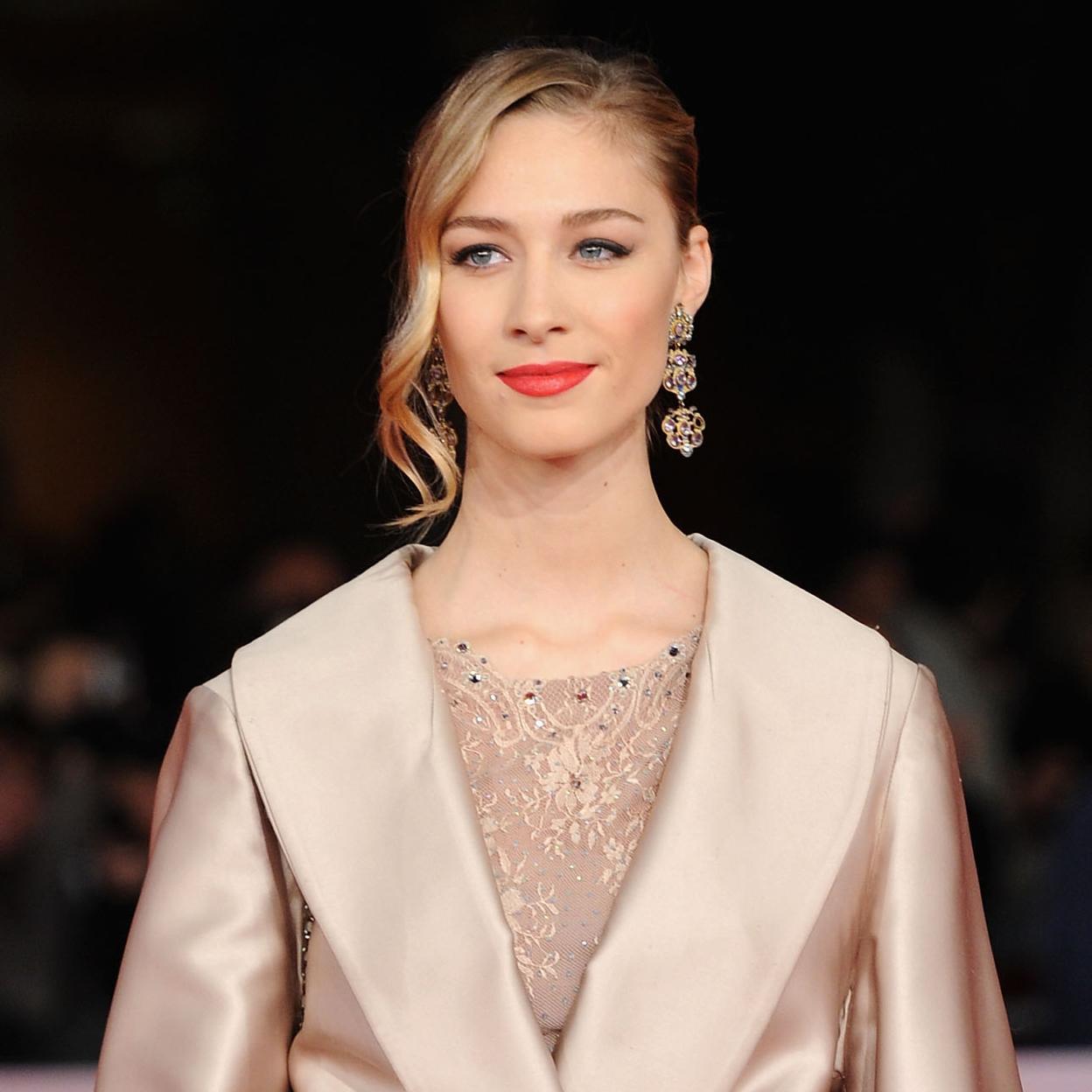 Pincha para ver 10 looks que demuestran que Beatrice Borromeo es la 'royal' con más estilo de Europa.