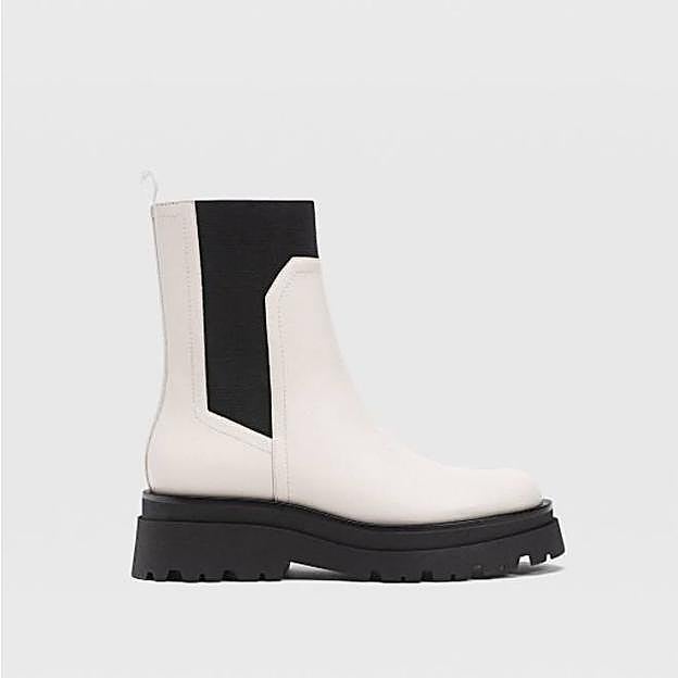 Botines en crudo y negro con suela track de Stradivarius