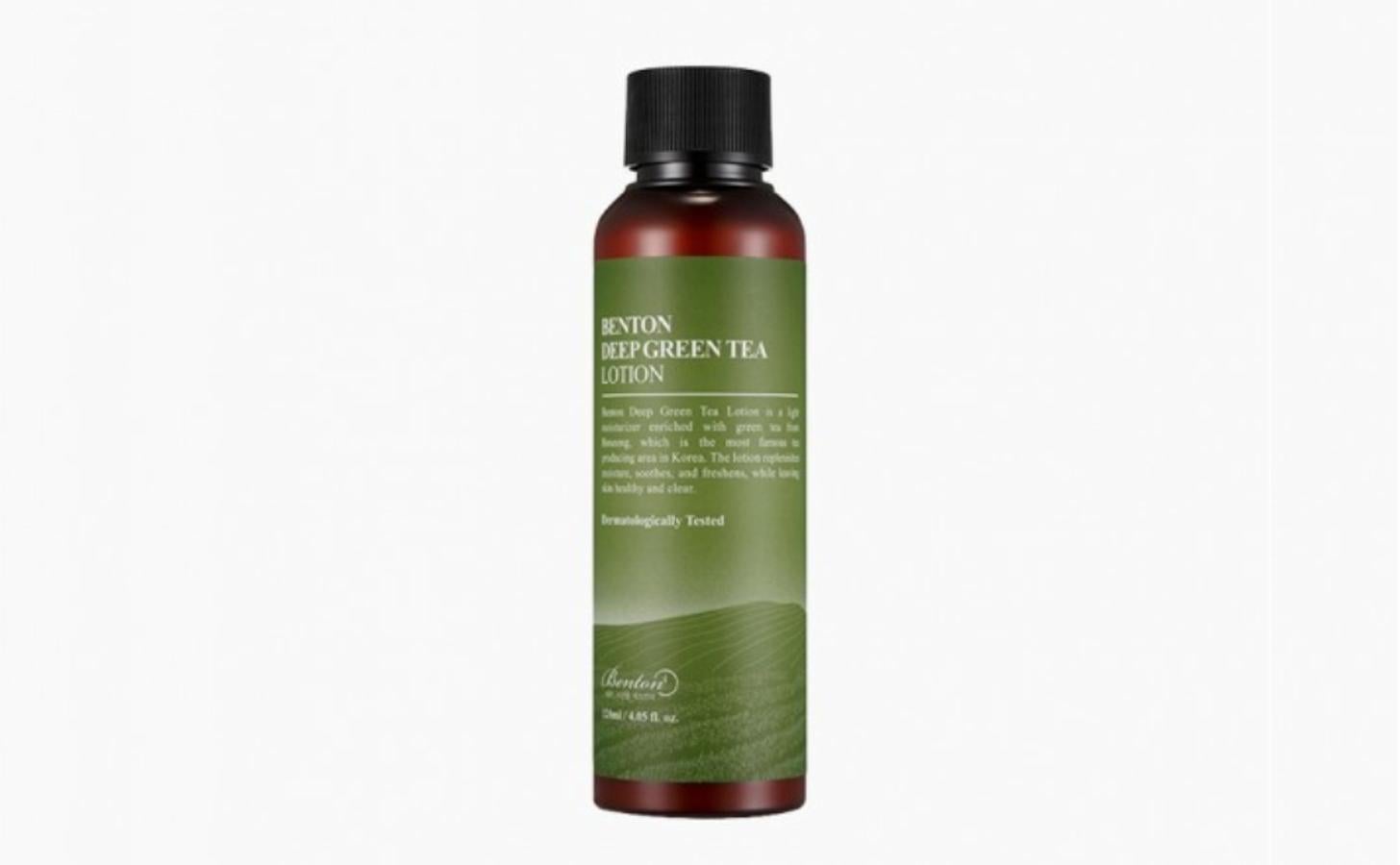 Si tienes la piel mixta o grasa y buscas una hidratación ligera y apta también para pieles sensibles, este es tu producto. Se trata de una loción con un 50% de agua de camelia y otros ingredientes bótanicos ricos en propiedades revitalizantes que sustituye a la crema facial. Su textura es más ligera y se absorbe mejor que una crema hidratante convencional, por lo que proporciona una hidratación justa y sin brillos. Encuéntralo en Miin Cosmetics por 17,95 euros.