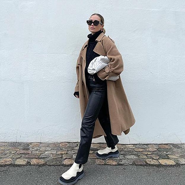 Imagen principal - Primark tiene baratísimas las botas bicolor tendencia y favoritas del momento (y son cómodas, ponibles e imitan a las de lujo)