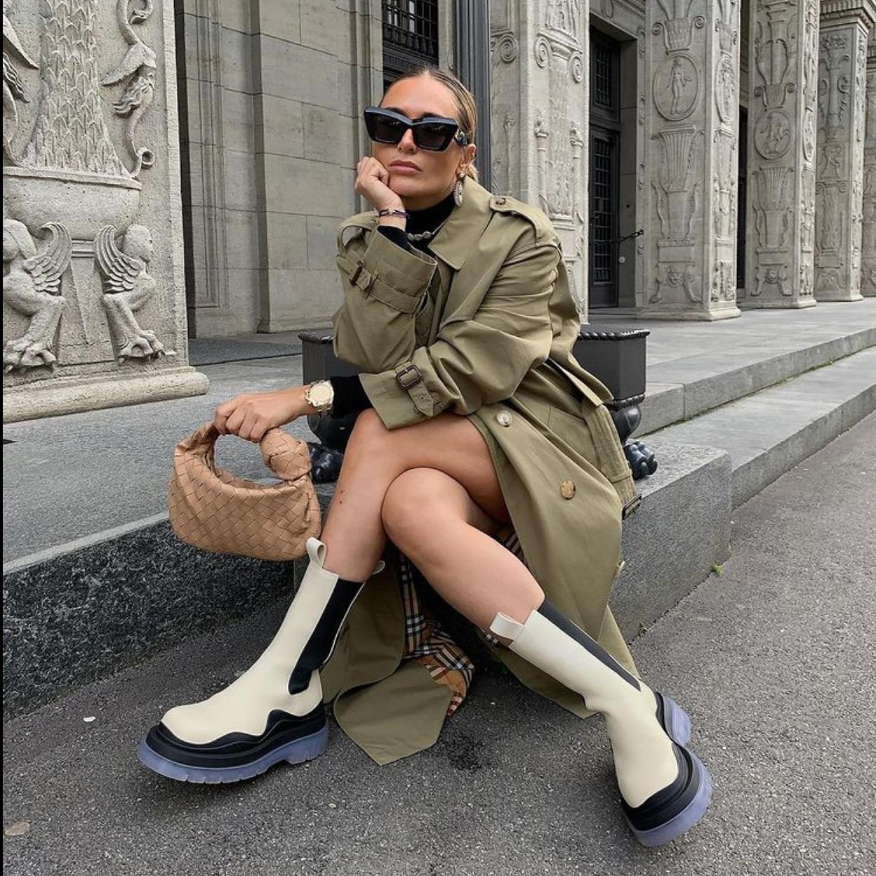 Pincha en la imagen para ver los 11 botines de tacón cómodo que querrás lucir con todos tus looks este otoño.