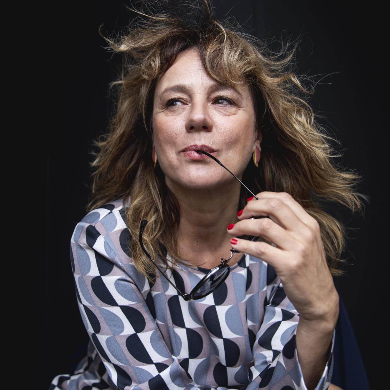 Pincha en la imagen para ver los 10 cortes de pelo más icónicos del cine que rejuvenecen y te inspiran cambios de look a los 20 y a los 40. 