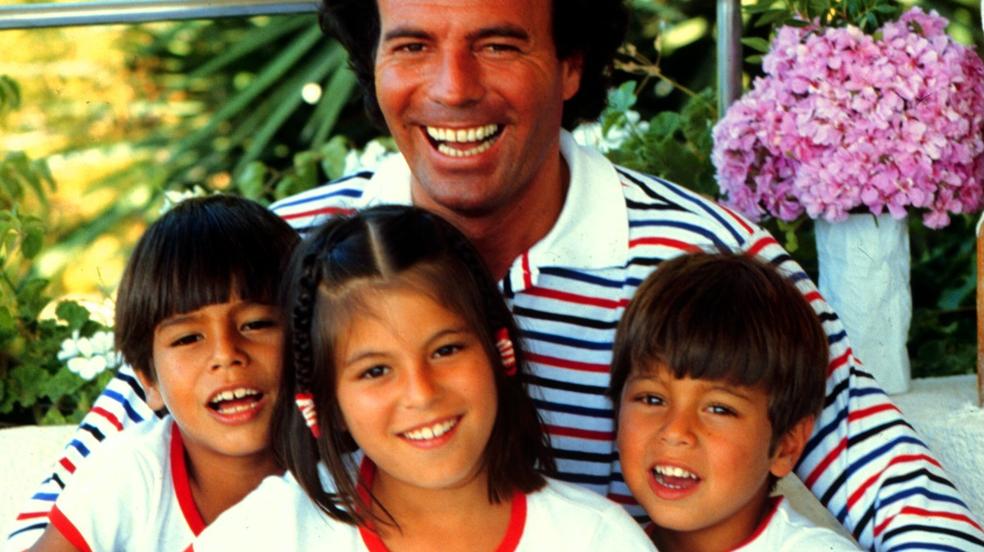 El quién es quién definitivo: Julio Iglesias cumple 78 años y repasamos quienes son sus 8 hijos