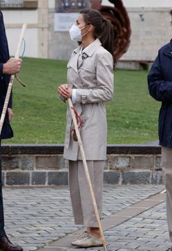 Imagen secundaria 2 - La Reina en el Parque Natural de Covadonga, en San Martín de la Vega y en el incio del Camino de Santiago.