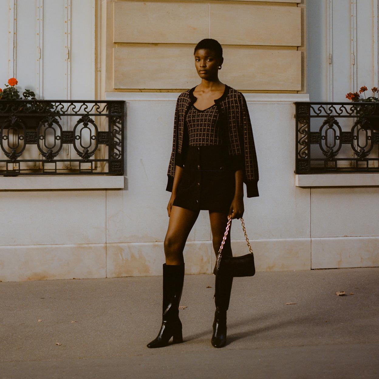 El conjunto punto que acaba de llegar a Sfera es ideal para combinarlo con tus faldas y pantalones negros