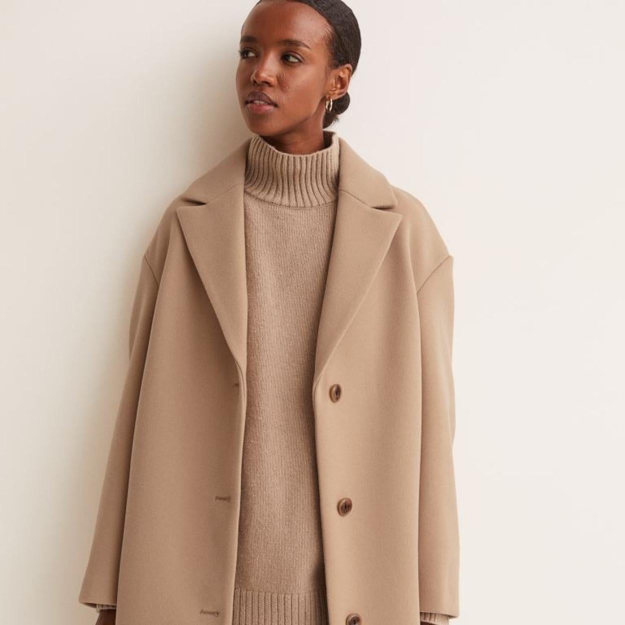 Pincha en la imagen para descubrir los pantalones vaqueros que estábamos esperando esta temporada: cómodos, estilosos y en seis colores.