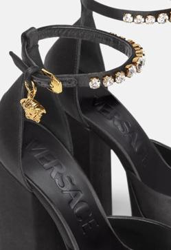 Imagen secundaria 2 - Tenemos la copia low cost de los zapatos de tacón cómodo y plataforma de lujo que están arrasando entre las famosas