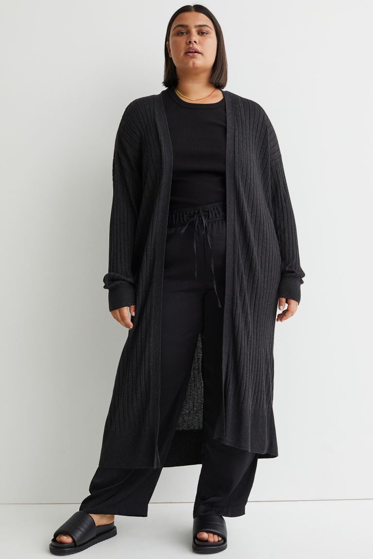 Chaqueta XL de punto de canalé, de H&M (24,99 €).