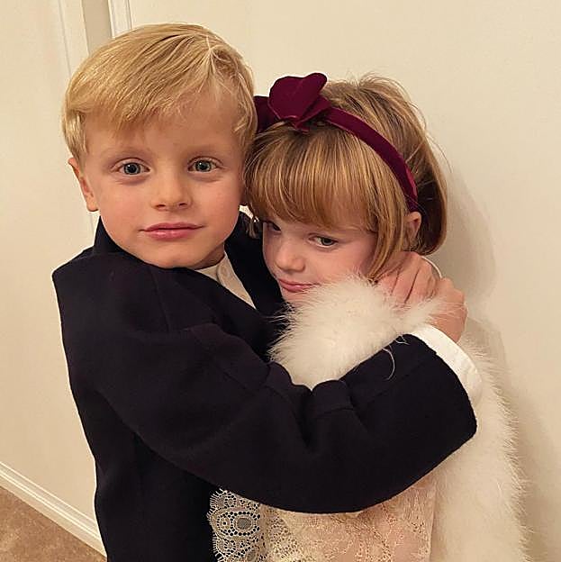 Cómo afecta a los mellizos Jaime y Gabriella de Mónaco la ausencia de su madre la princesa Charlène: solo la han visto dos veces desde que se fue a Sudáfrica y su padre, el príncipe Alberto no sabe cómo llenar ese vacío