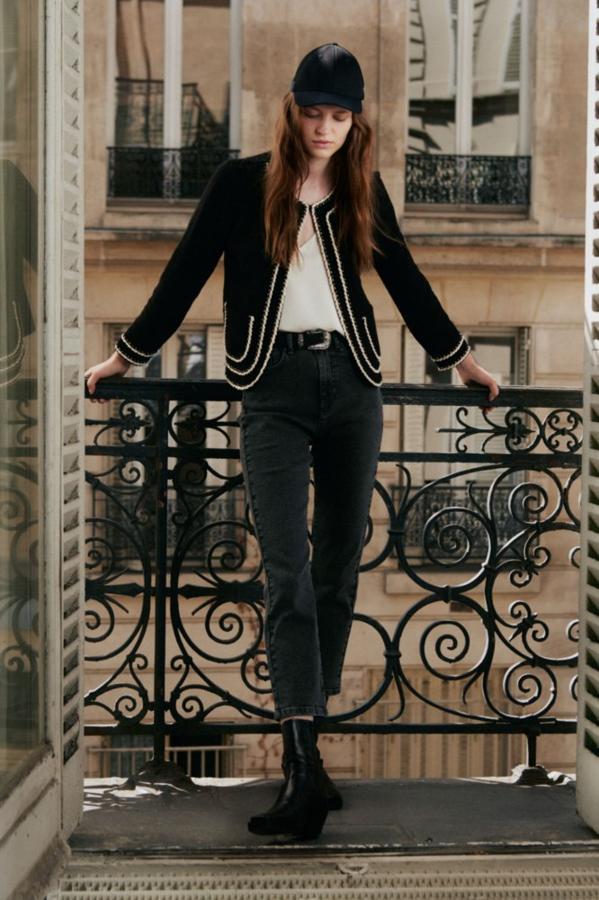 Chaquetas de punto elegantes en el binomio blanco y negro. Chaqueta de Sfera (29,99 euros)