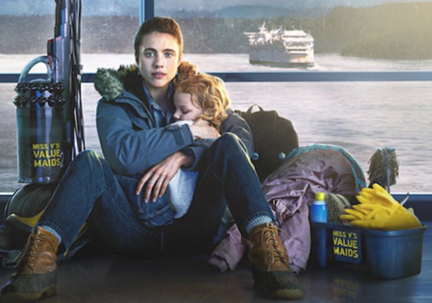 'La Asistenta', de Netflix: el duelo interpretativo entre Margaret Qualley y su madre, Andie MacDowell