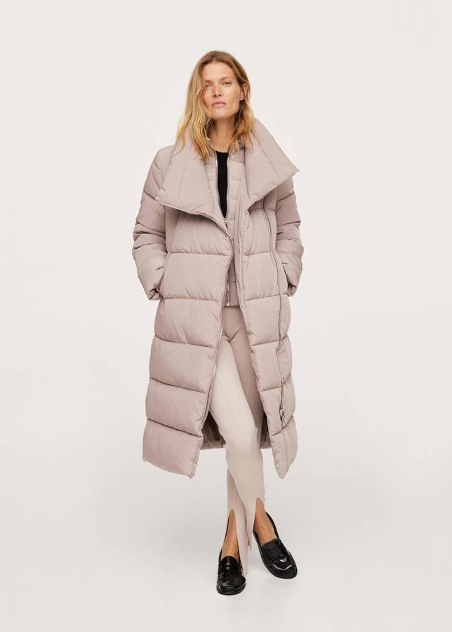 Anorak acolchado cruzado oversize con chaleco desmontable en morado pastel, de Mango. 99,99 euros