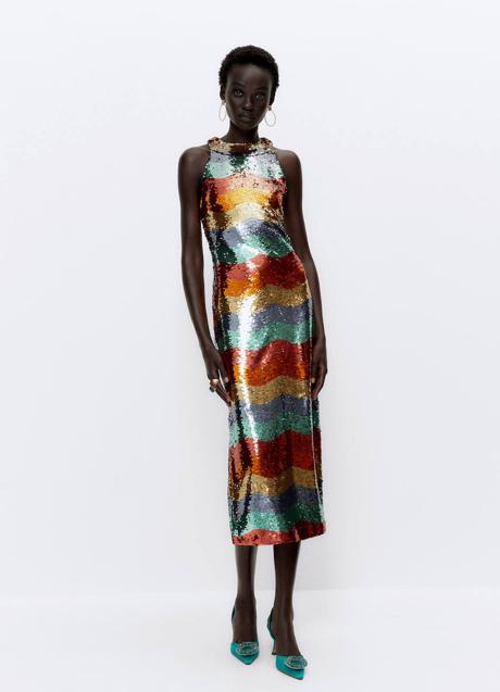 Imagen - El vestido midi tiene un diseño sin mangas