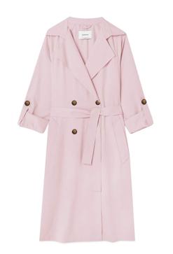 Imagen secundaria 2 - 1. Trench de color caqui con dos tonos en contraste de Bershka (59,99 euros). 2. Trench con estampado de cuadros de La redoute ((58 euros). 3. Trench fluido en color rosa pastel de Stradivarius (39,99 euros)