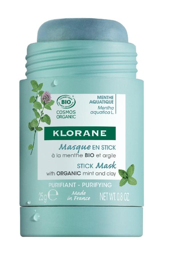 La primera línea eco de la firma cuenta con productos enriquecidos con menta acuática bio y arcilla. Esta mascarilla en stick ayuda a matificar la piel mientras que no la reseca. Con tiempos de aplicación entre los 5 y los 20 minutos, conseguirás resultados satisfactorios al momento. (15,75 euros).