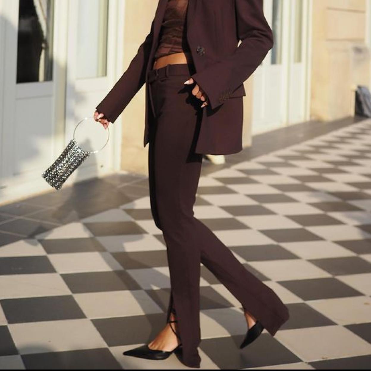 Pincha en la imagen para ver los 12 pantalones denim que mejor sientan y querrás llevar todo el otoño.