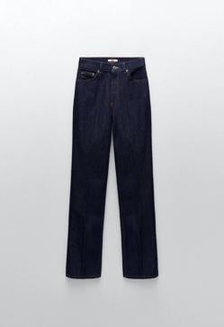 Imagen secundaria 2 - Blazer negra 99,95 euros / Camisa denim 29,95 euros / Jeans tailored 39,95 euros