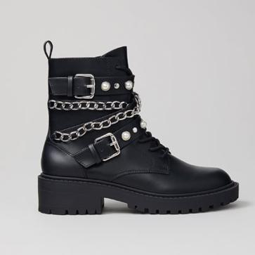 Imagen secundaria 1 - Cowboy, engomadas o track: Lefties tiene baratísimas las botas tendencia del momento