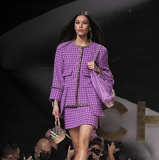 Imagen principal - Desfile de Chanel en París Fashion Week.