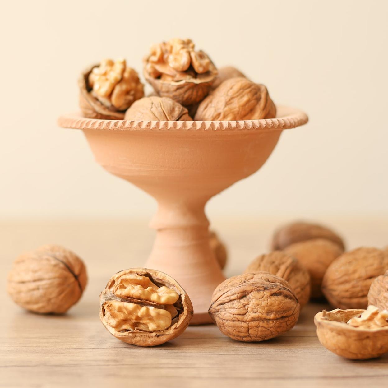 Nueces en otoño, la mejor inversión que puedes hacer por tu salud: llenas de antioxidantes, regulan tu peso y tienen efecto antiaging