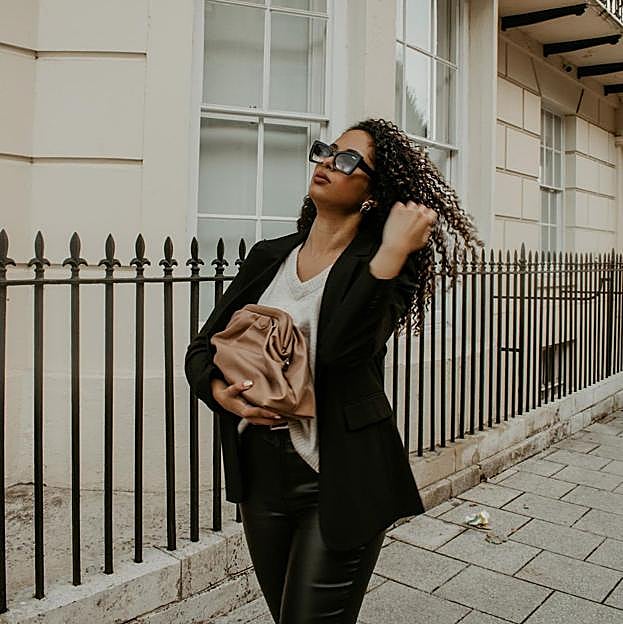 El jersey perfecto para tus looks de oficina cuesta menos de 20 euros, viene en 4 colores y solo se puede comprar en la tienda online de H&M