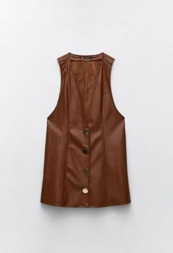 Imagen secundaria 2 - Fiebre por el pichi efecto piel de Zara: 5 formas de combinar el vestido más vendido y ponible del momento