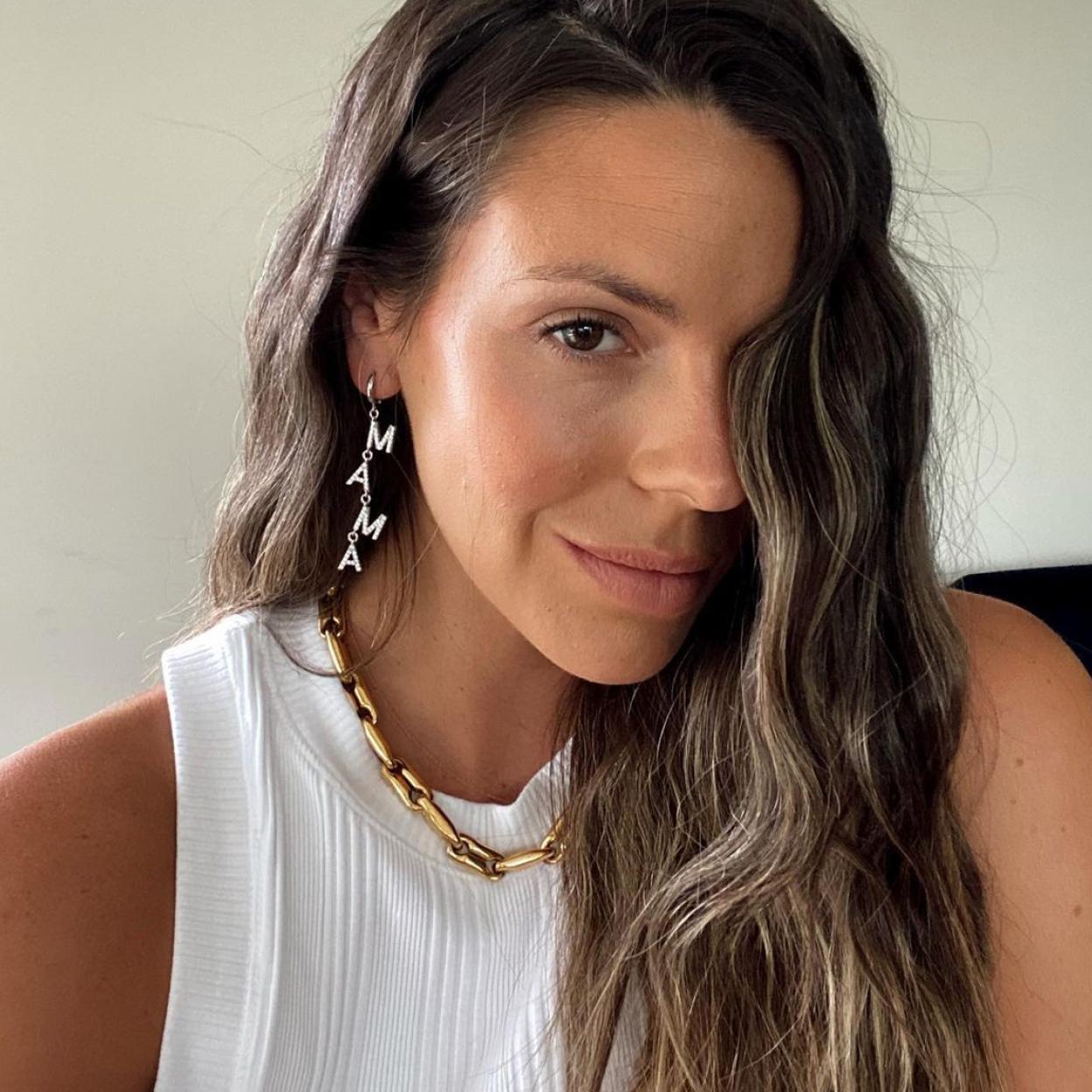 Pincha en la imagen para ver estos labiales fijos a prueba de balas resisten a todo: mascarilla, sudor e imprevistos (y además, hidratan y son preciosos).