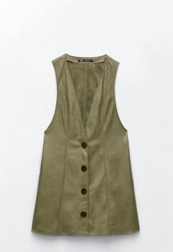 Imagen secundaria 2 - Fiebre por el pichi efecto piel de Zara: 5 formas de combinar el vestido más vendido y ponible del momento