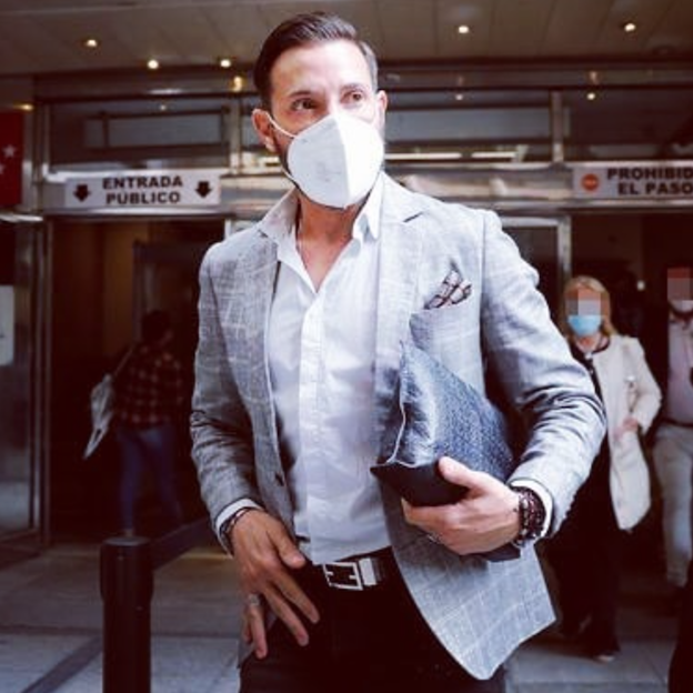 Pincha en la foto para ver la trágica vida de Rocío Carrasco en imágenes: la muerte de su madre, la pérdida de sus hijos, las mentiras y el sufrimiento en silencio que han dejado sin palabras a media España. 