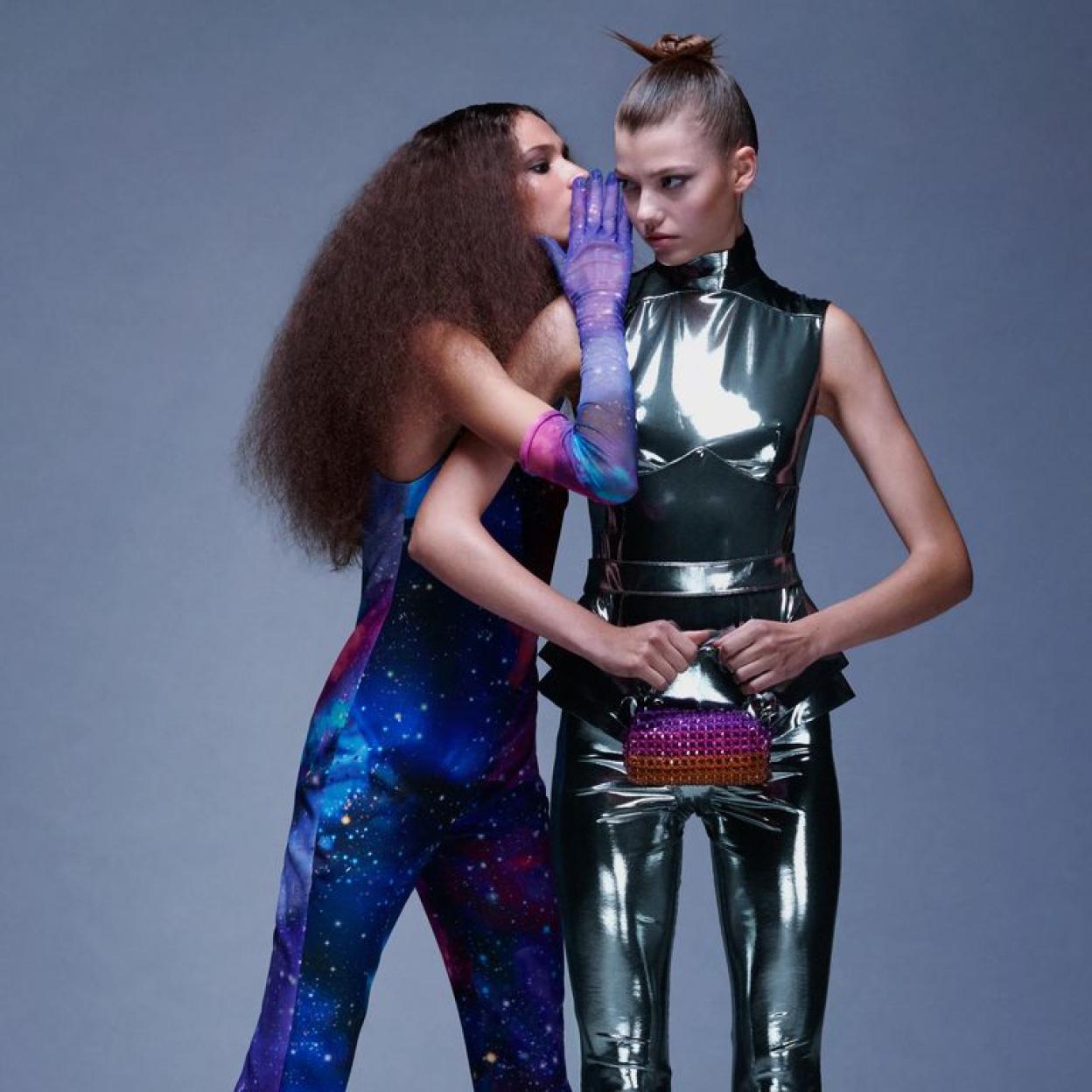 Pincha en la imagen para ver las prendas perfectas para Halloween que hay en Lefties.