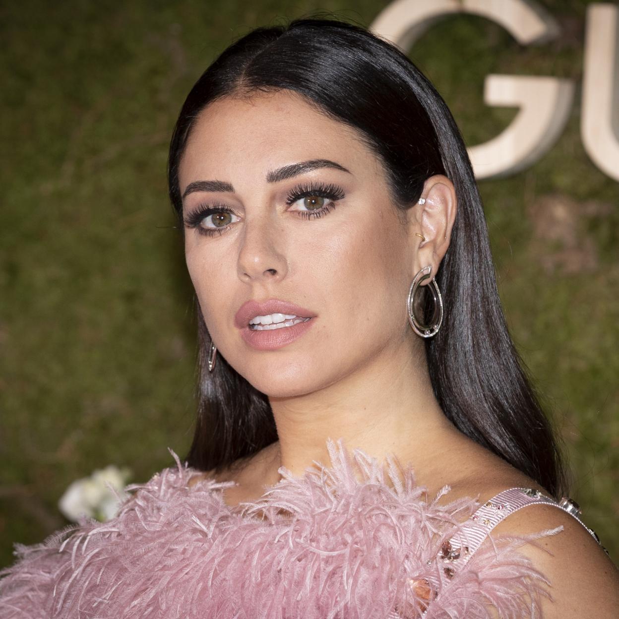 Pincha en la imagen para ver los 11 botines de tacón cómodo que querrás lucir con todos tus looks este otoño.