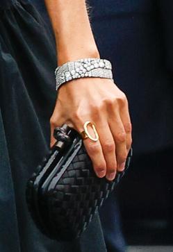 Imagen secundaria 2 - Tenemos la copia low cost del anillo favorito de la Reina Letizia (y que no se quita) y que ya es tendencia