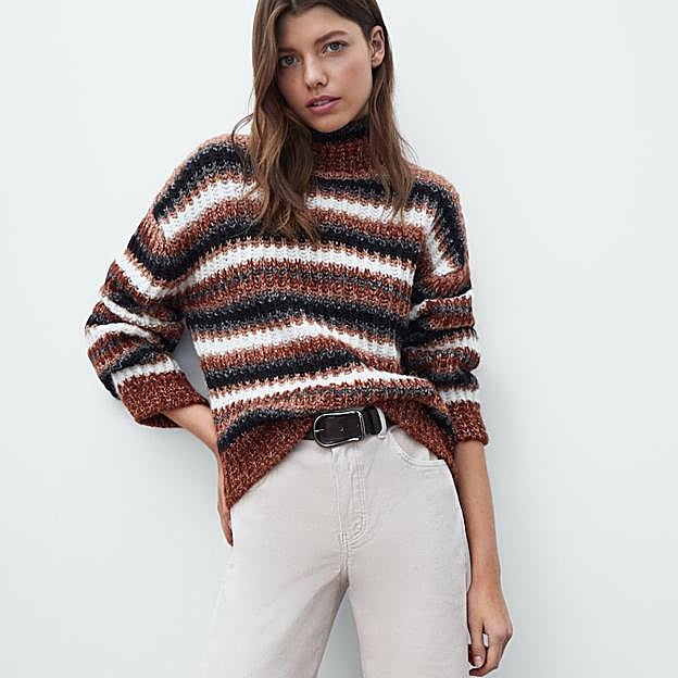 Imagen principal - 1. Jersey de lana con rayas en color marrón, negro y blanco de Massimo Dutti (79,99 euros: 2. Jersey rosa empolvado con cuello alto de Massimo Dutti (49,99 euros). 3. Jersey de rayas en rojo y azul con volantes en las mangas de Mango (29,99 euros). 