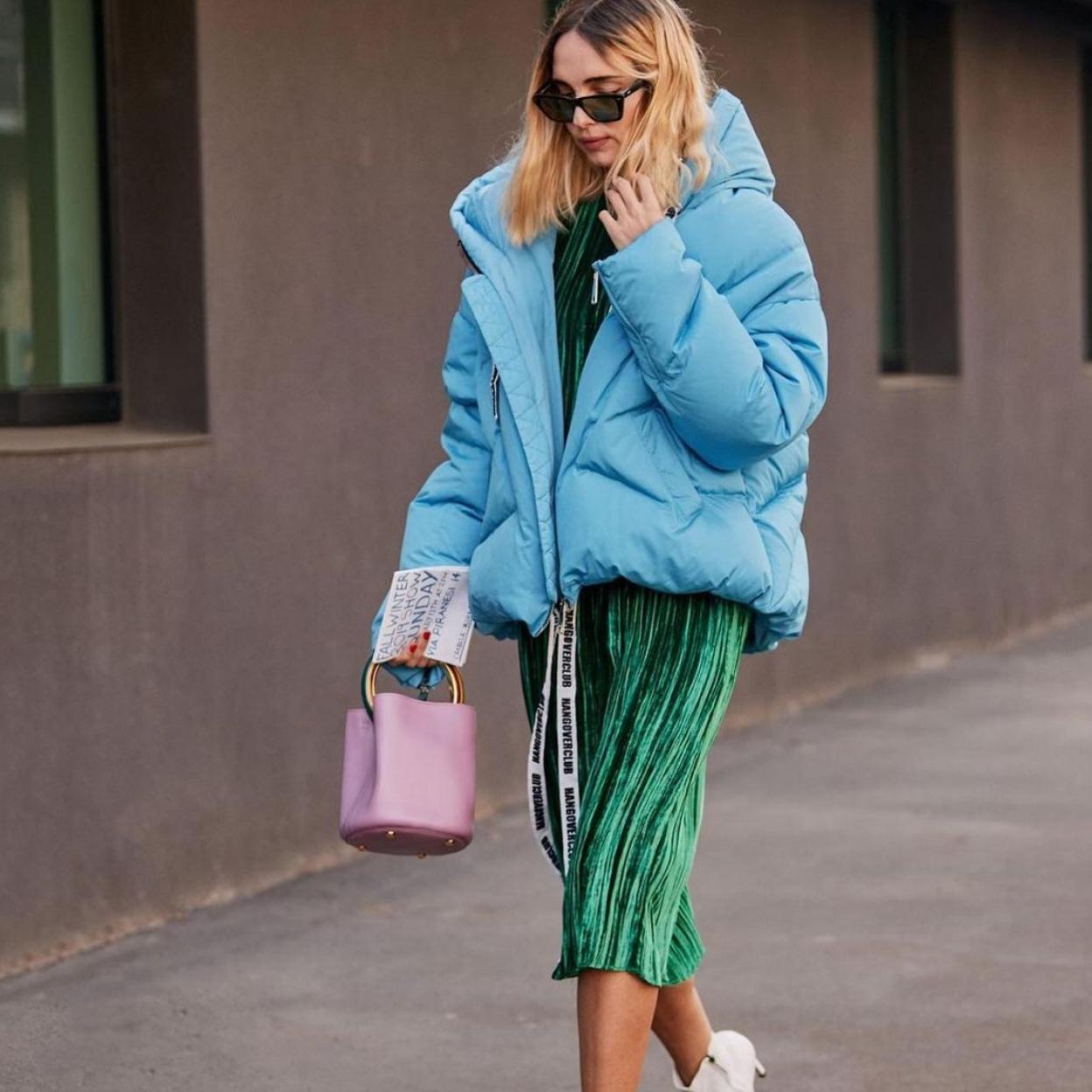 Pincha en la foto para ver los plumíferos son los abrigos que más te pondrás cuando empiece el frío (y los nuevos que han llegado a Zara ya tienen lista de espera). 