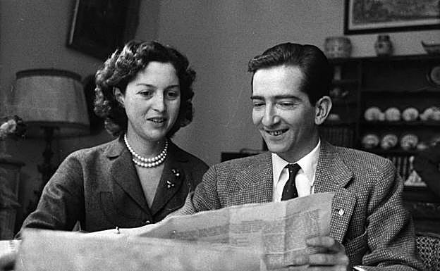 Finalmente se casó con su primo el rey Pedro de Yugoslavia, a quien conoció en Londres.