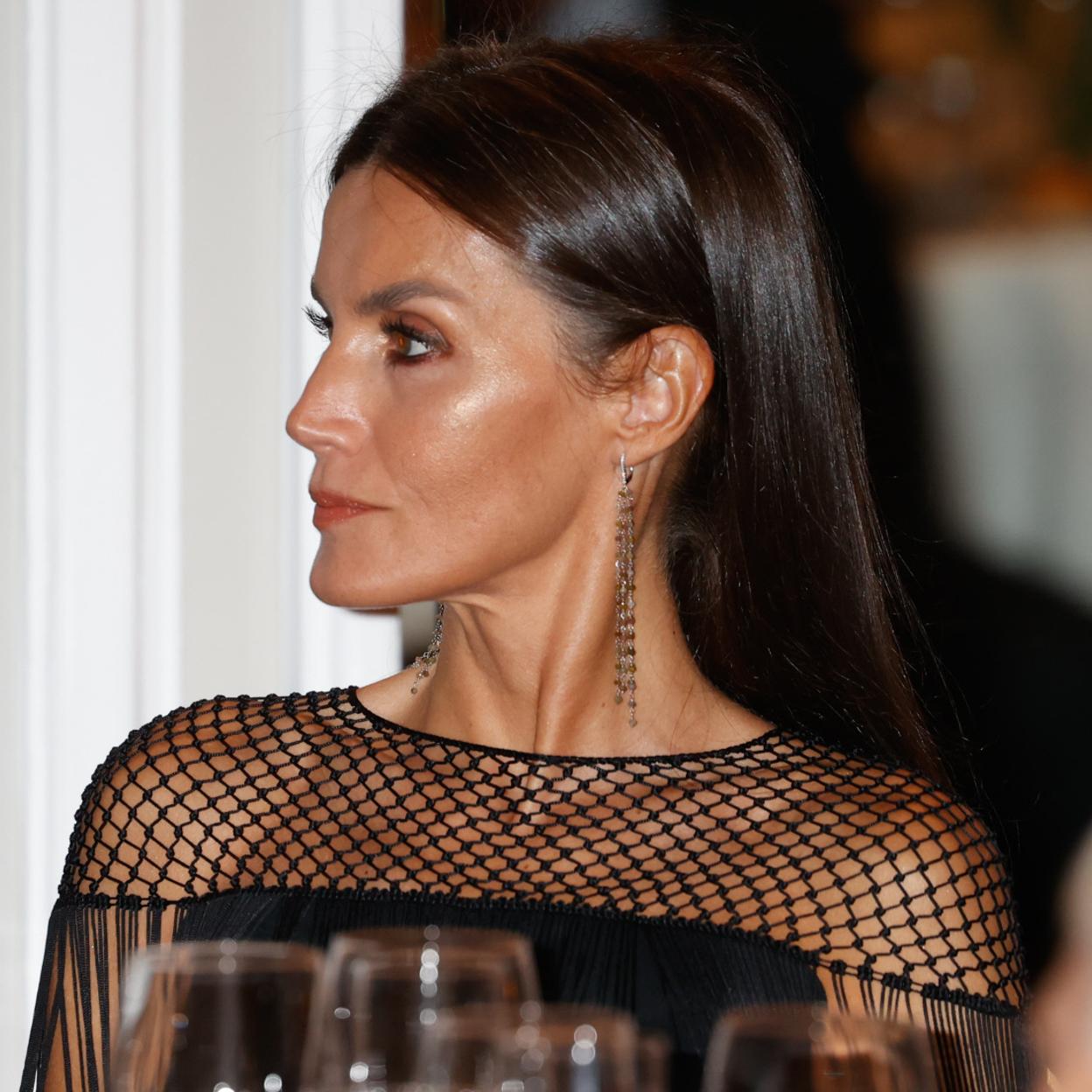 Pincha en la imagen para descubrir los errores de maquillaje de la Reina Letizia que todas hemos cometido alguna vez en nuestra vida.