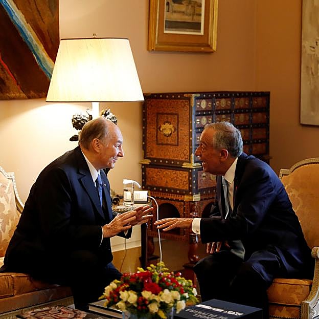 El Aga Khan, amigo íntimo del rey Juan Carlos, reunido con el presidente de Portugal.