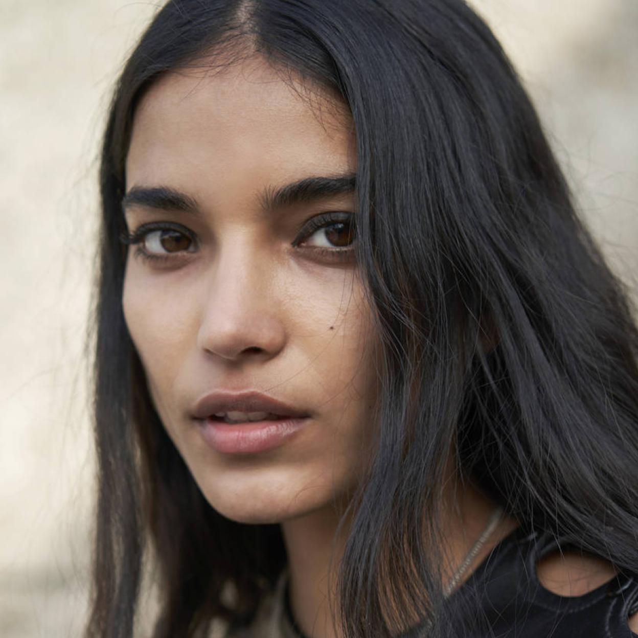 Pincha en la foto para ver los cosméticos súper ventas de las marcas favoritas de los dermatólogos para un efecto buena cara