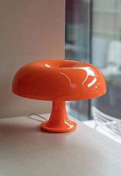 Imagen secundaria 2 - La lámpra Disa de Cordech está disponible desde 550 euros en Domestico Shop; la Anglepoise de George Carwardin la hemos encontrado en Kave Home por 39 euros; y la Nesso de Artemise, por 89 euros en Aliexpress.