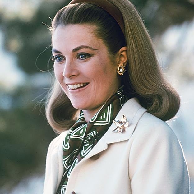 Grace Kelly ya llevó el accesorio para el pelo que triunfa esta temporada y que permite crear peinados bonitos y fáciles en un minuto