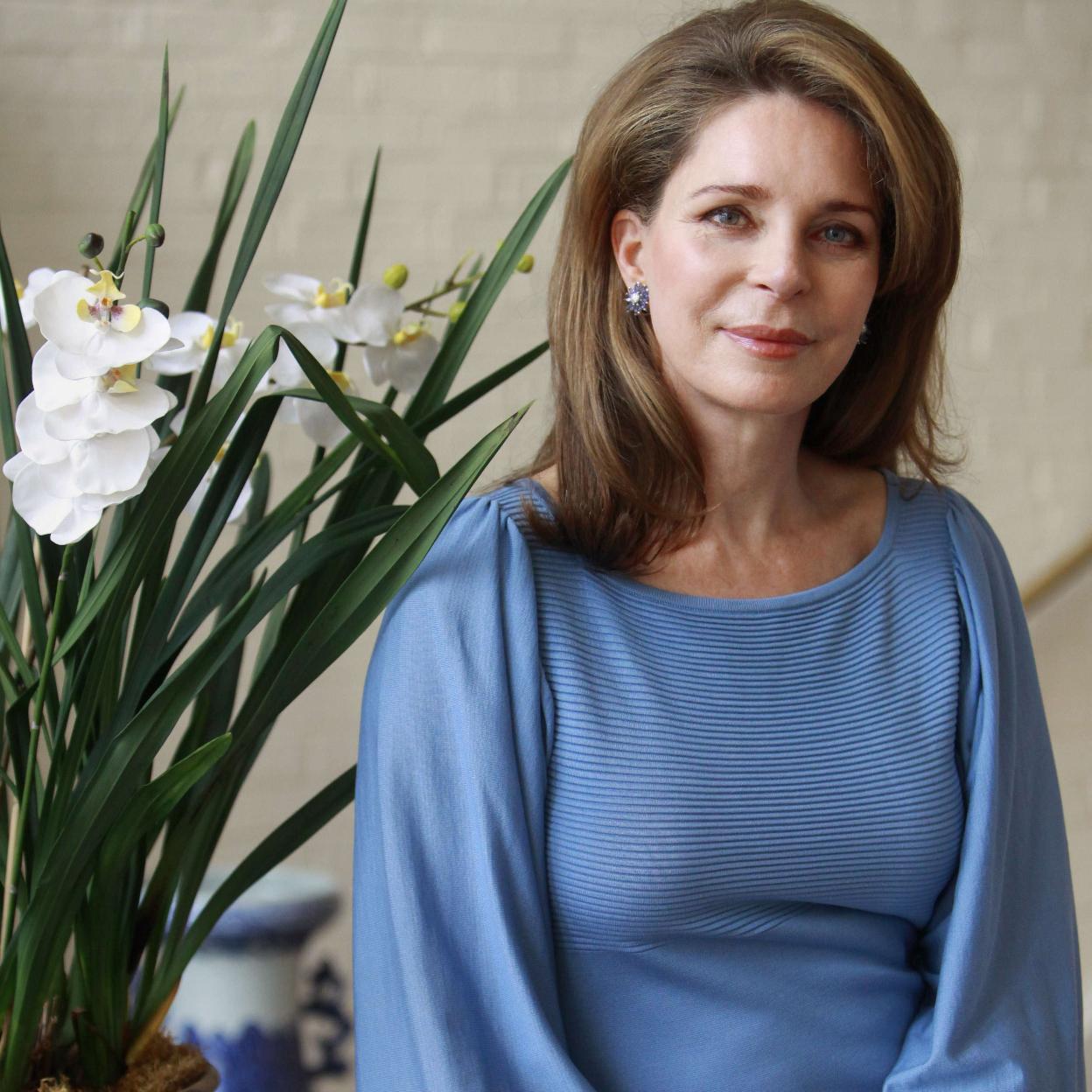 Si quieres ver los mejores looks de Rania de Jordania, pincha en la imagen