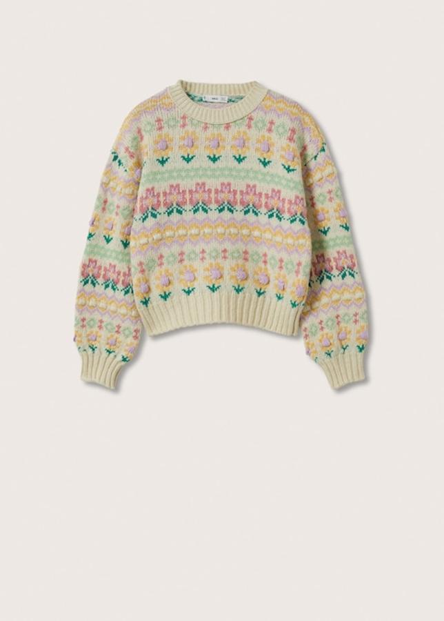 Los jerseís de lana con estampado tipo  jacquard , sobre todo los que tienen tonos pasteles, serán tus aliados para los días más fríos del año. Jersey con motivos florales de Mango (39,99 euros). 