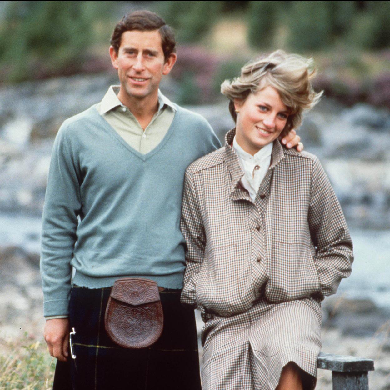 Carlos de Gales con Lady Diana.